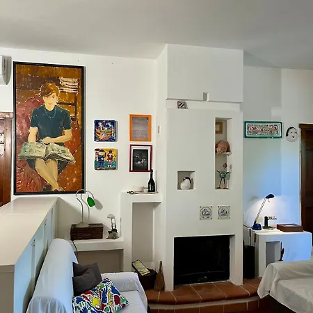 Vicinissima Della Pelosa *