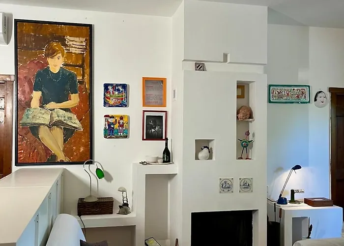 Vicinissima Della Pelosa *